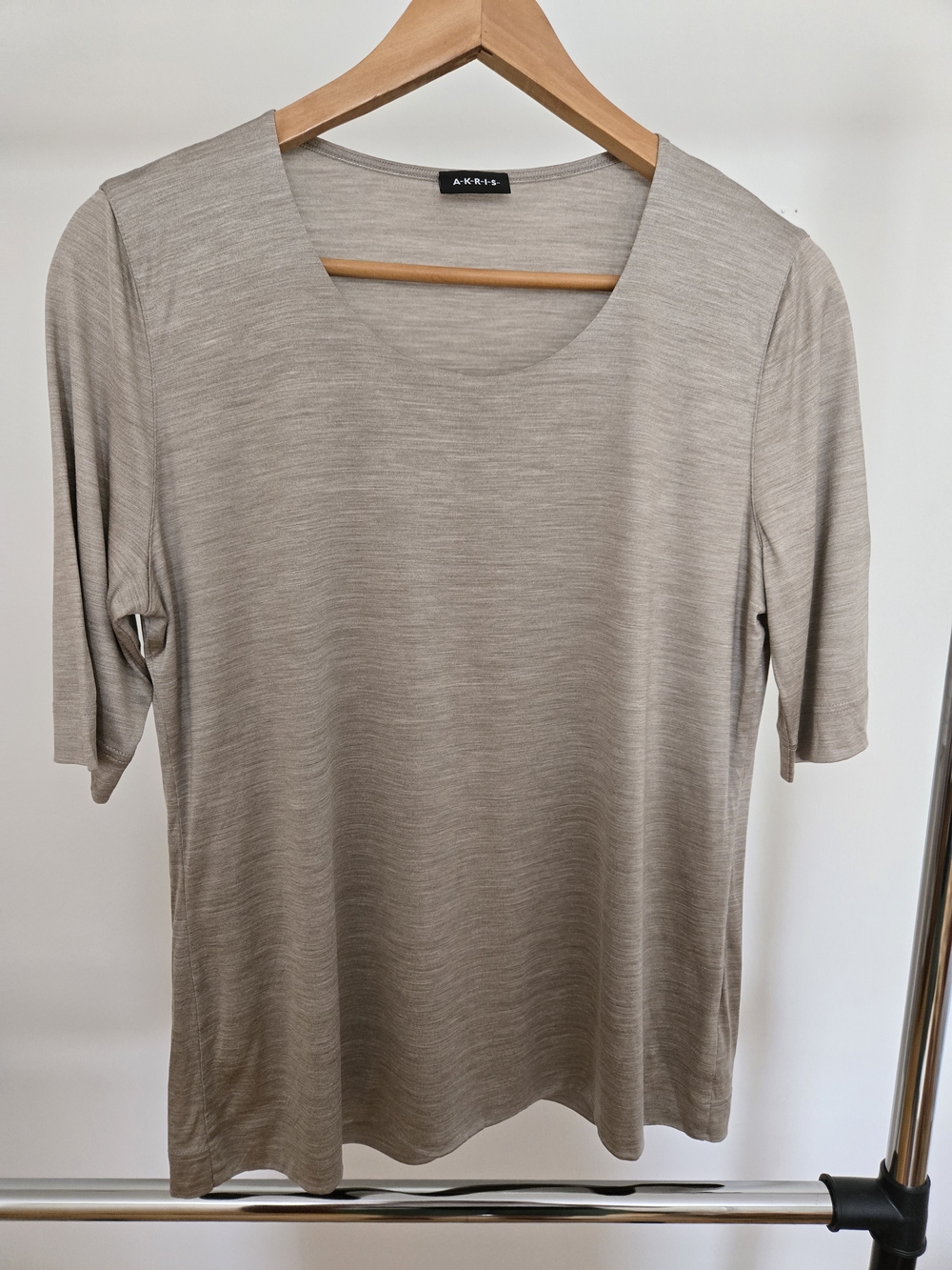 Akris Taupe Scoop Neck Mid-Sleeve Top